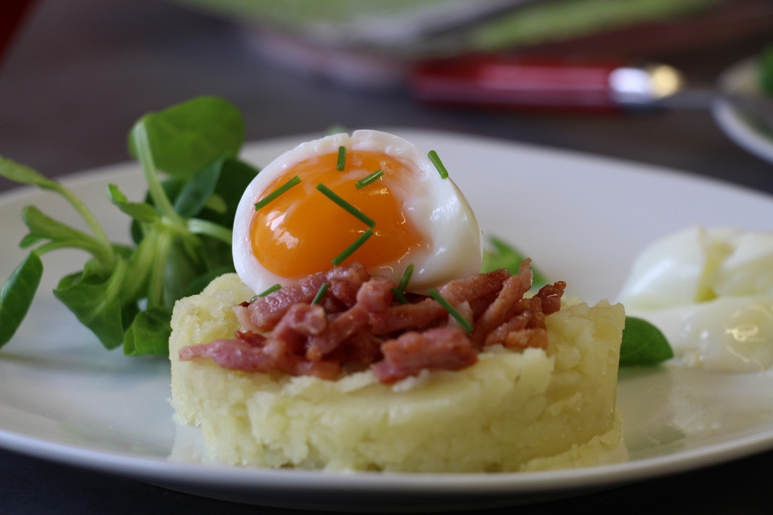 Ecrasé De Pommes De Terre Oeuf Mollet Et Lardons