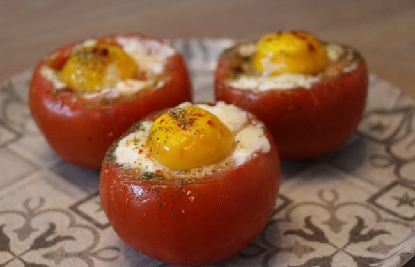 Tomates farcies à l’œuf cocotte